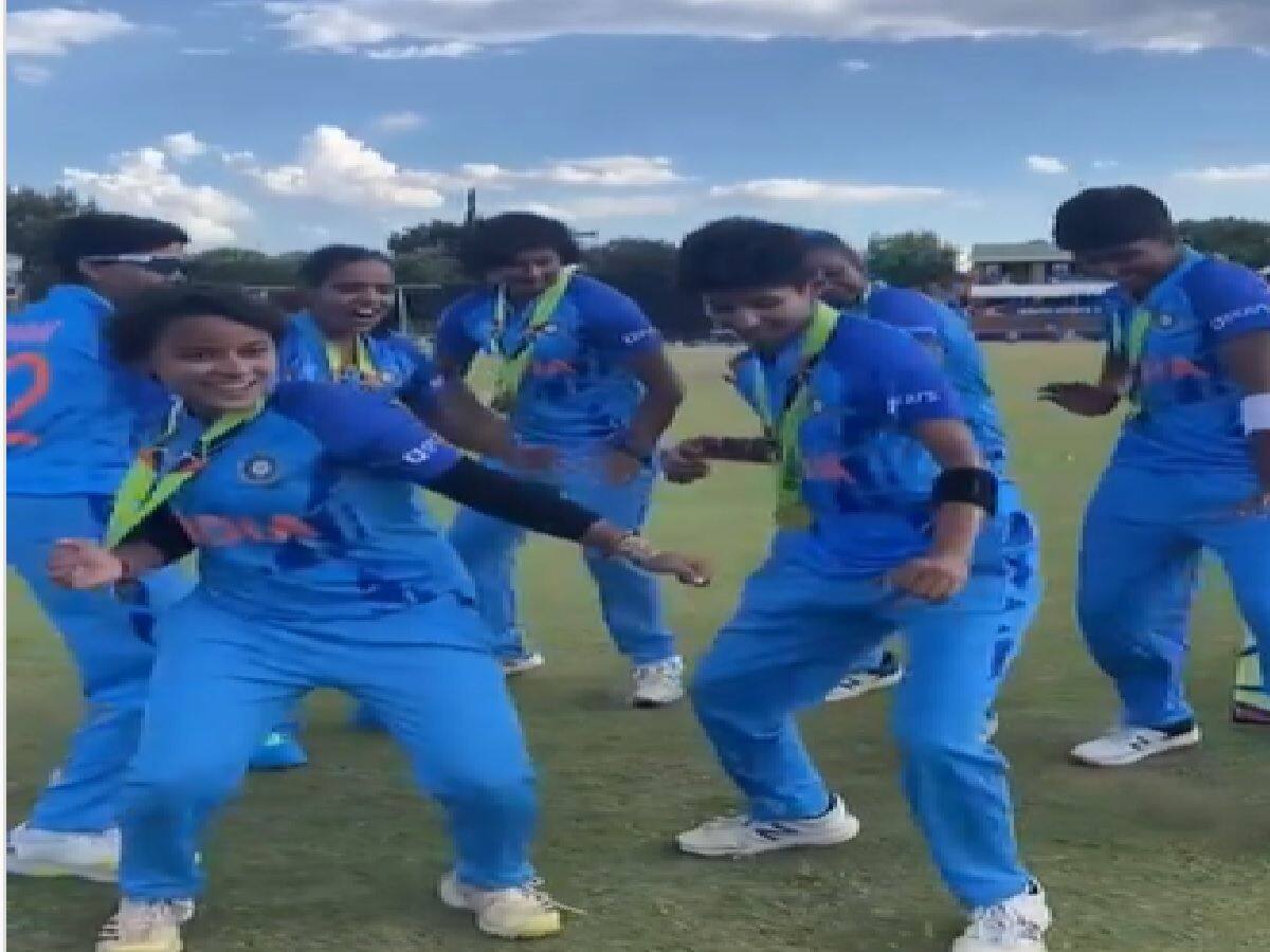 VIDEO: वर्ल्ड कप जीतने के बाद खिलाड़ियों ने मनाया जश्न, काला चश्मा सॉन्ग पर किया डांस